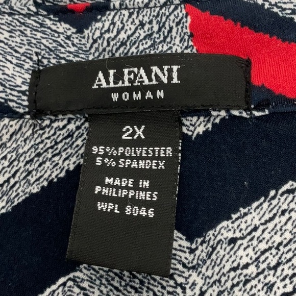 Alfani women’s plus size short sleeve blouse, size 2X - Picture 4 of 6